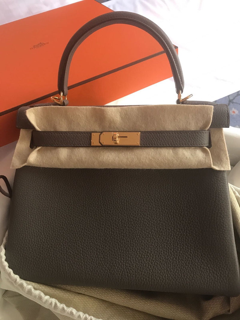 Hermès Kelly 28 Etain Togo Gold Hardware GHW A Stamp 2017 <!18868632> - The French Hunter