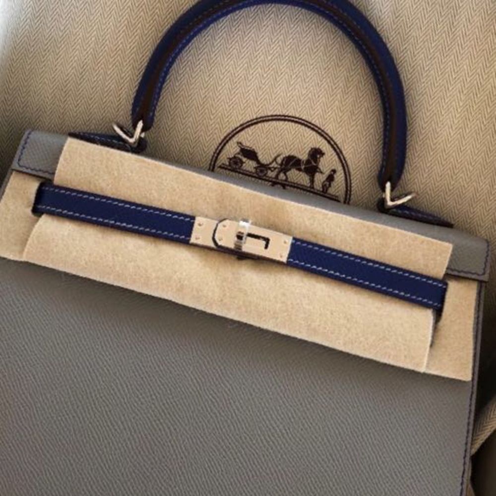Hermès Kelly HSS 25 Gris Mouette/Bleu Electrique Sellier Epsom Palladium Hardware PHW C Stamp 2018 <!28345563> <!SOLD> <!SOLD> - The French Hunter