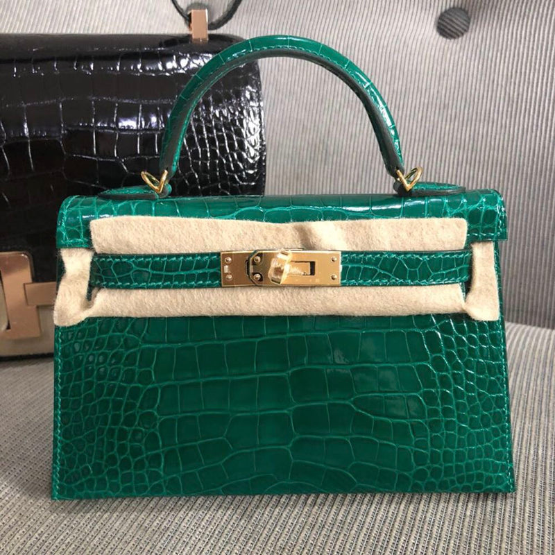 Hermès Kelly 20 Vert Emeraude Alligator Mississippi Lisse Gold Hardware GHW C Stamp 2018 <!29691163> - The French Hunter