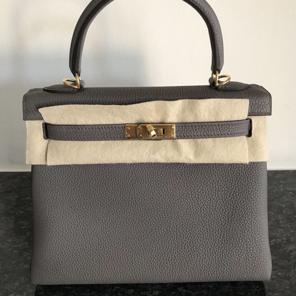 Hermès Kelly 25 Gris Etain Togo Gold Hardware GHW C Stamp 2018 <!29982613> <!SOLD> - The French Hunter