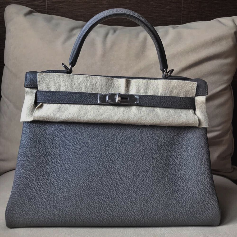 Hermès Kelly 32 Gris Etain Togo Palladium Hardware PHW C Stamp 2018 <!30165538> <!SOLD> <!SOLD> - The French Hunter