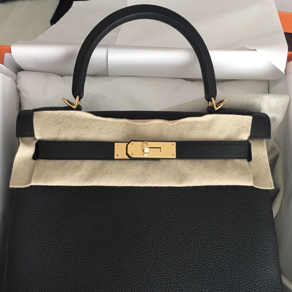 Hermès Kelly 28 Noir (Black) Togo Gold Hardware GHW C Stamp 2018 <!30176482> - The French Hunter