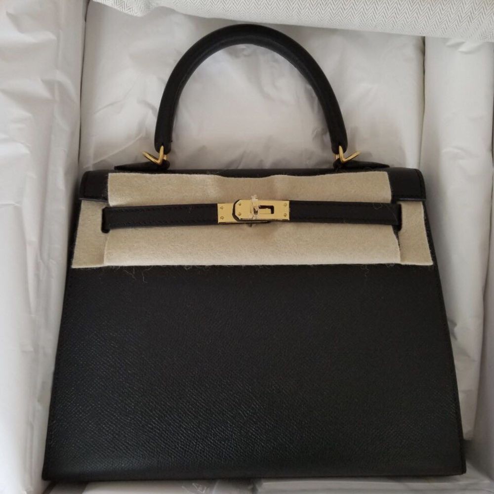 Hermès Kelly 25 Noir (Black) Sellier Epsom Gold Hardware GHW C Stamp 2018 <!30446137> <!SOLD> - The French Hunter