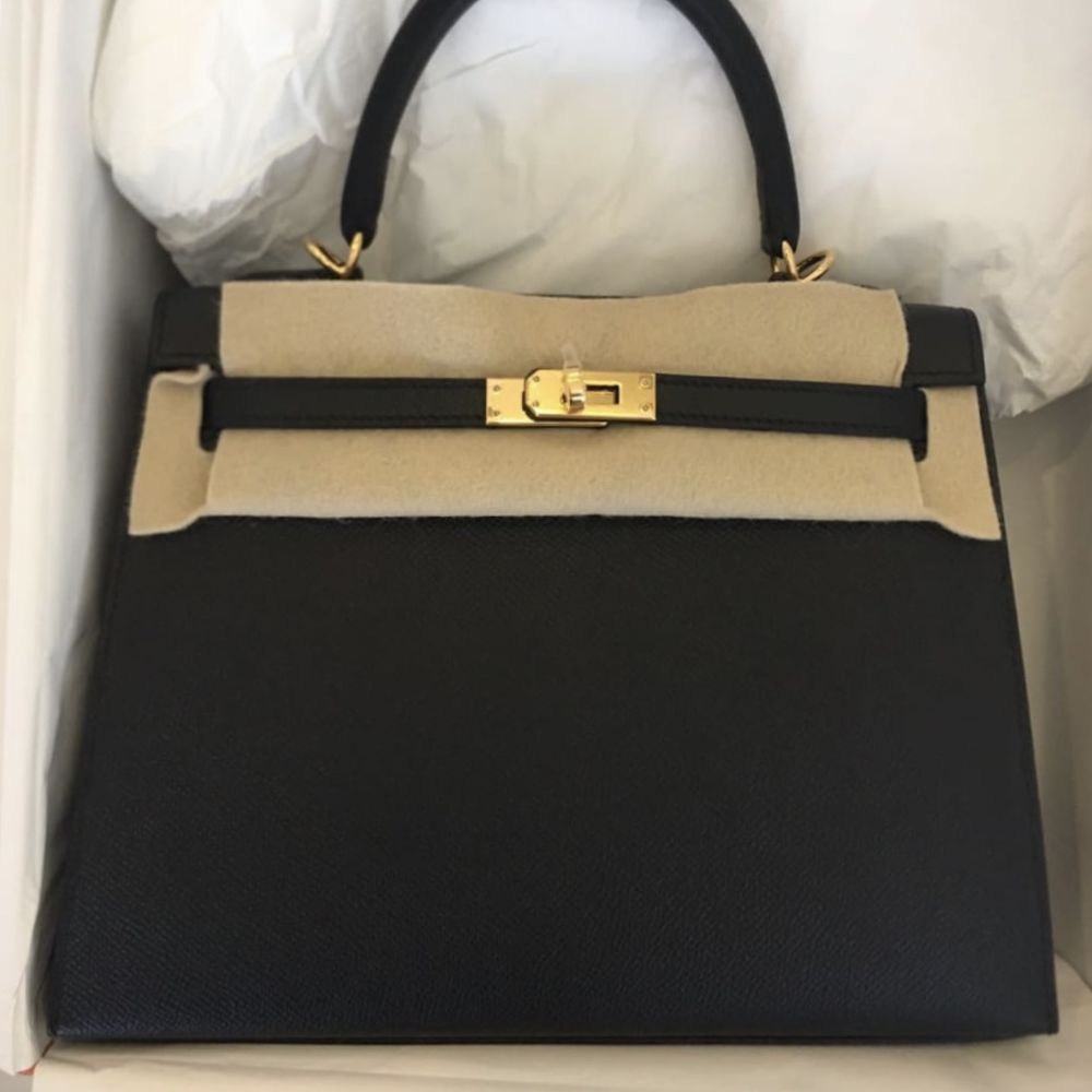 Hermès Kelly 25 Noir (Black) Epsom Gold Hardware GHW C Stamp 2018 <!31037354> <!SOLD> - The French Hunter