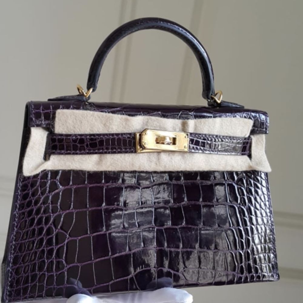 Hermès Kelly 20 Prunoir Sellier Alligator Mississippi Lisse Gold Hardware GHW A Stamp 2017 <!31105924> - The French Hunter