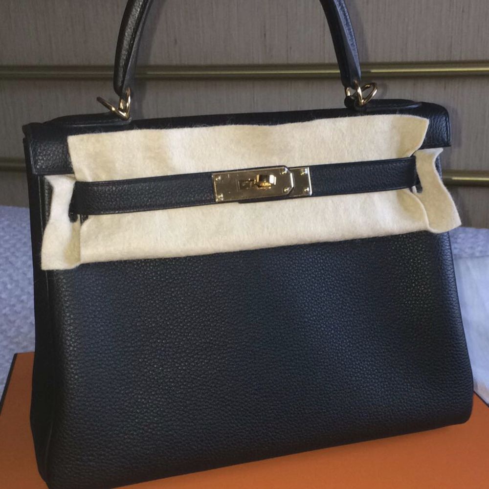 Hermes Kelly 28 Noir (Black) Togo Gold Hardware GHW C Stamp 2018 - The French Hunter