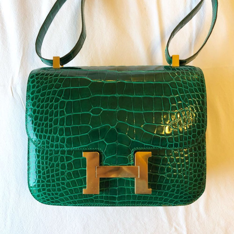 Hermès Constance 24 Vert Emeraude Alligator Mississippi Lisse Gold Hardware GHW C Stamp 2018 - The French Hunter