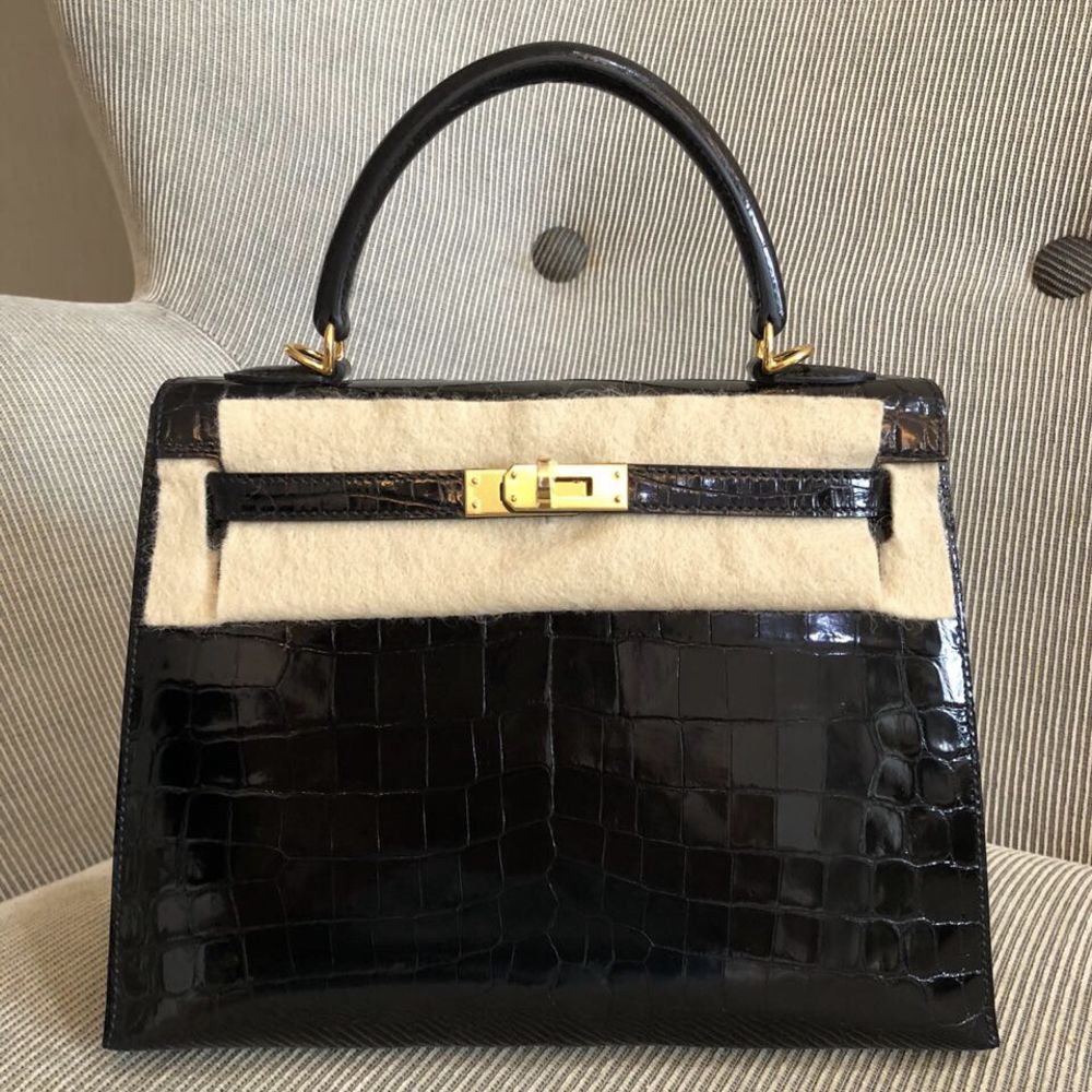 Hermès Kelly 25 Noir (Black) Sellier Crocodile Niloticus Lisse Gold Hardware GHW C Stamp 2018 - The French Hunter