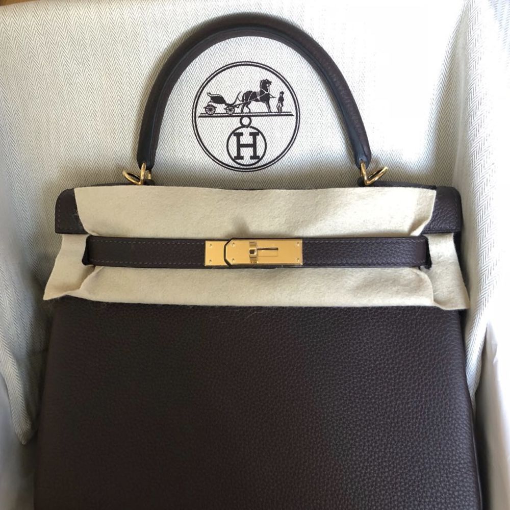 Hermès Kelly 28 Chocolat Togo Gold Hardware GHW C Stamp 2018 - The French Hunter