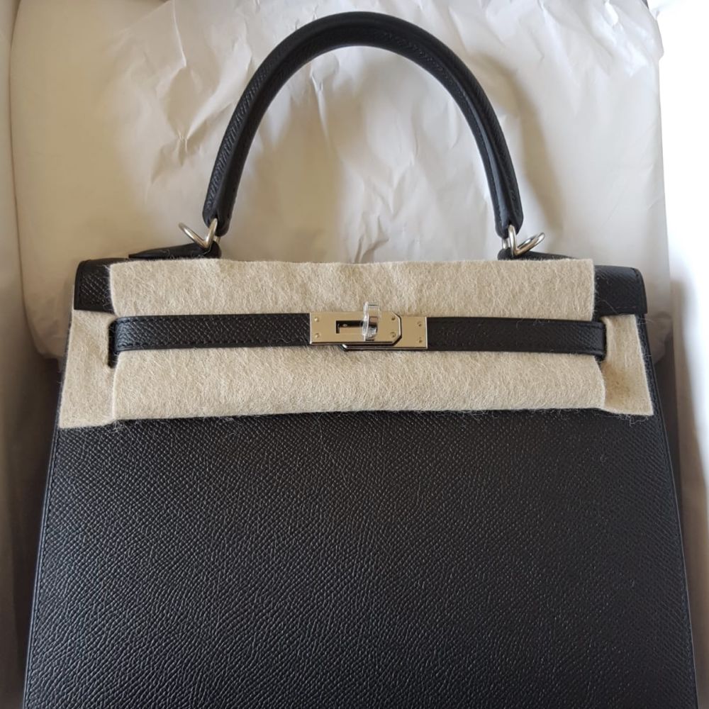 Hermès Kelly 25 Noir (Black) Sellier Epsom Palladium Hardware PHW C Stamp 2018 - The French Hunter