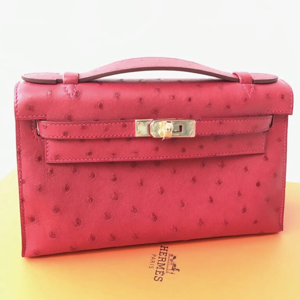 Hermès Kelly Pochette Rouge Vif Ostrich Gold Hardware GHW A Stamp 2017 - The French Hunter