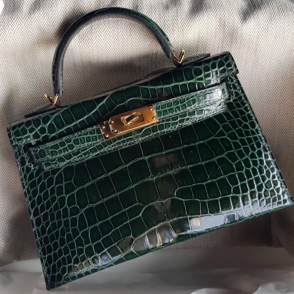 Hermès Kelly 20 Vert Fonce Alligator Mississippi Lisse Gold Hardware GHW C Stamp 2018 - The French Hunter