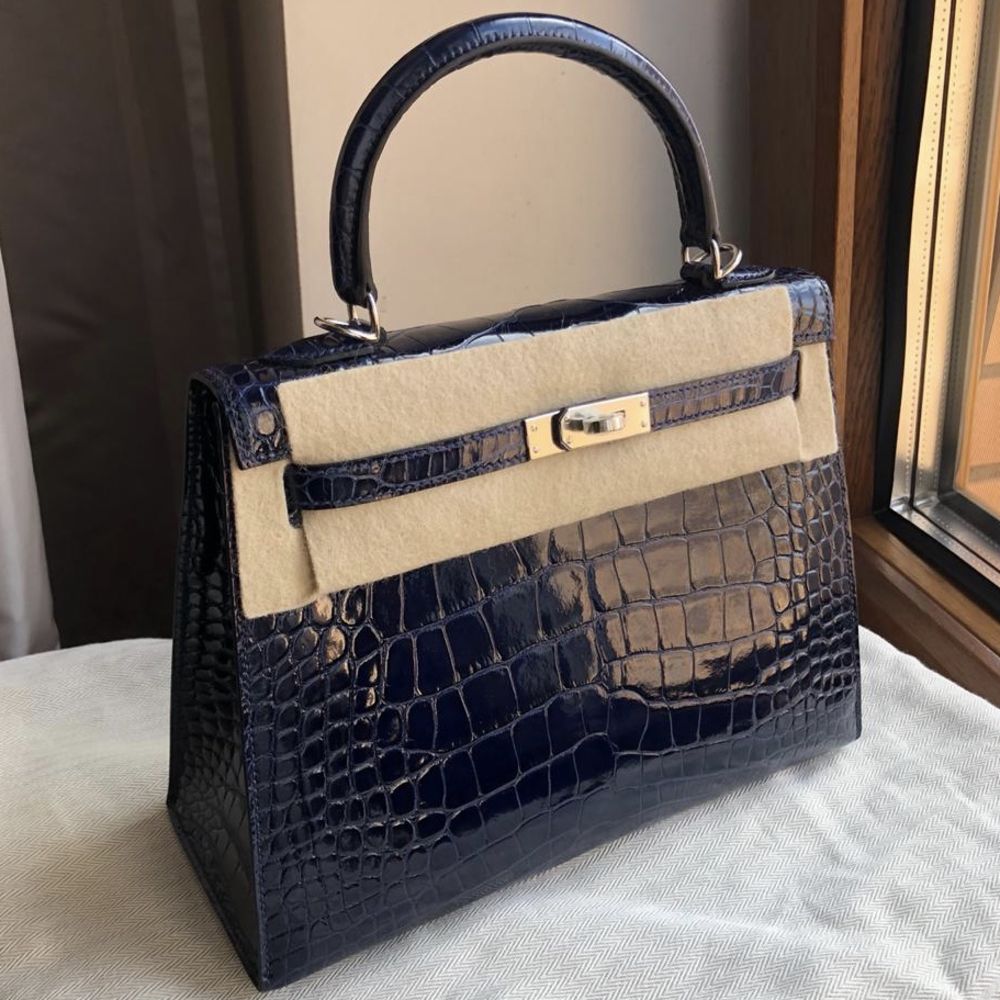 Hermès Kelly 25 Bleu Saphir Sellier Alligator Mississippi Lisse Palladium Hardware PHW C Stamp 2018 - The French Hunter