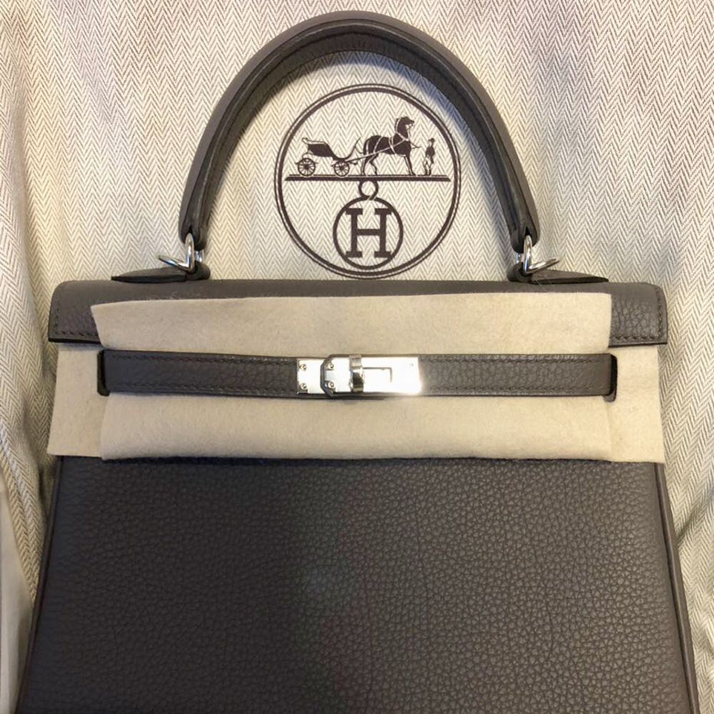 Hermès Kelly 25 Gris Etain Togo Palladium Hardware PHW C Stamp 2018 - The French Hunter