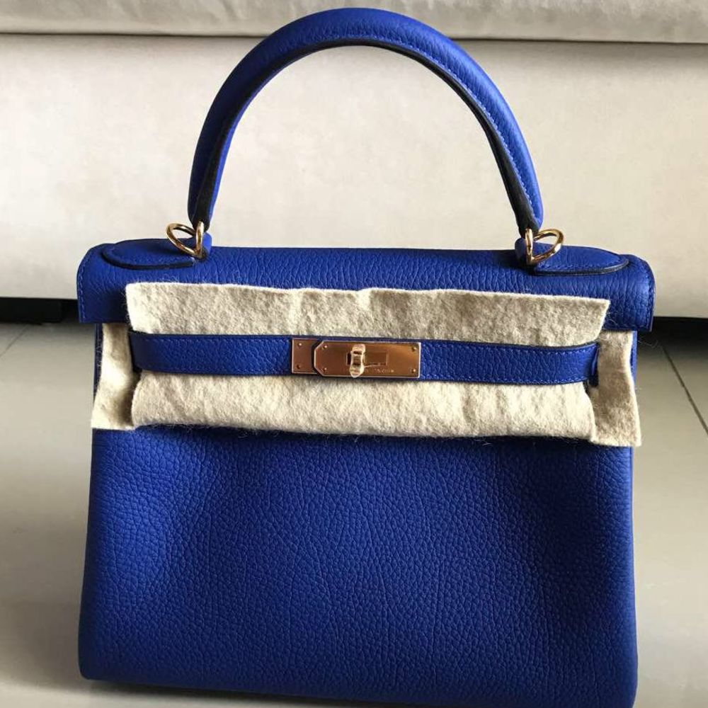 Hermès Kelly 28 Bleu Electrique Togo Gold Hardware GHW T Stamp 2015 - The French Hunter