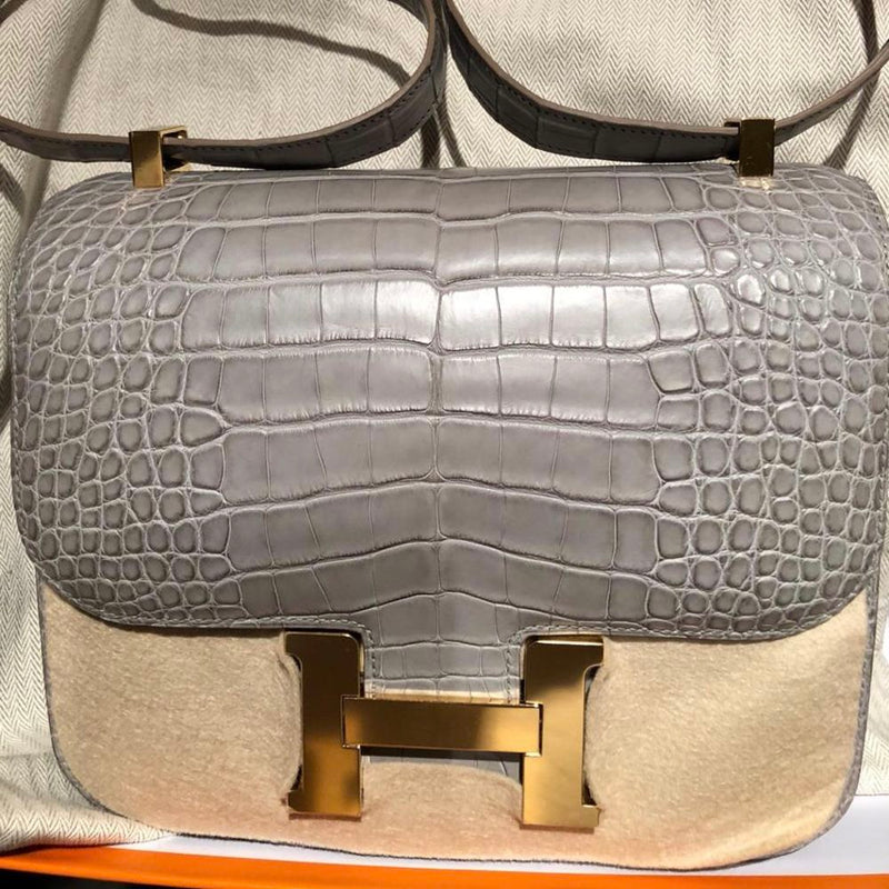 Hermès Constance 24 Gris Perle Alligator Mississippi Matte Gold Hardware GHW C Stamp 2018 - The French Hunter