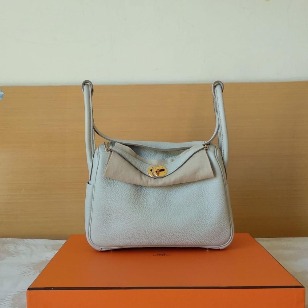 Lindy 30 Shoulder bag in Clemence Taurillon leather, Silver Hardware
