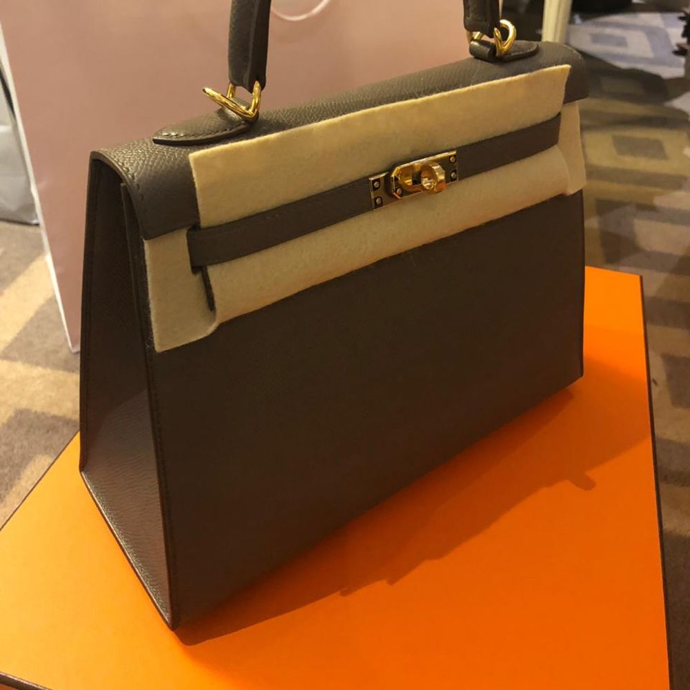 Hermès Kelly 25 Gris Etain Sellier Epsom Gold Hardware GHW C Stamp 2018 - The French Hunter