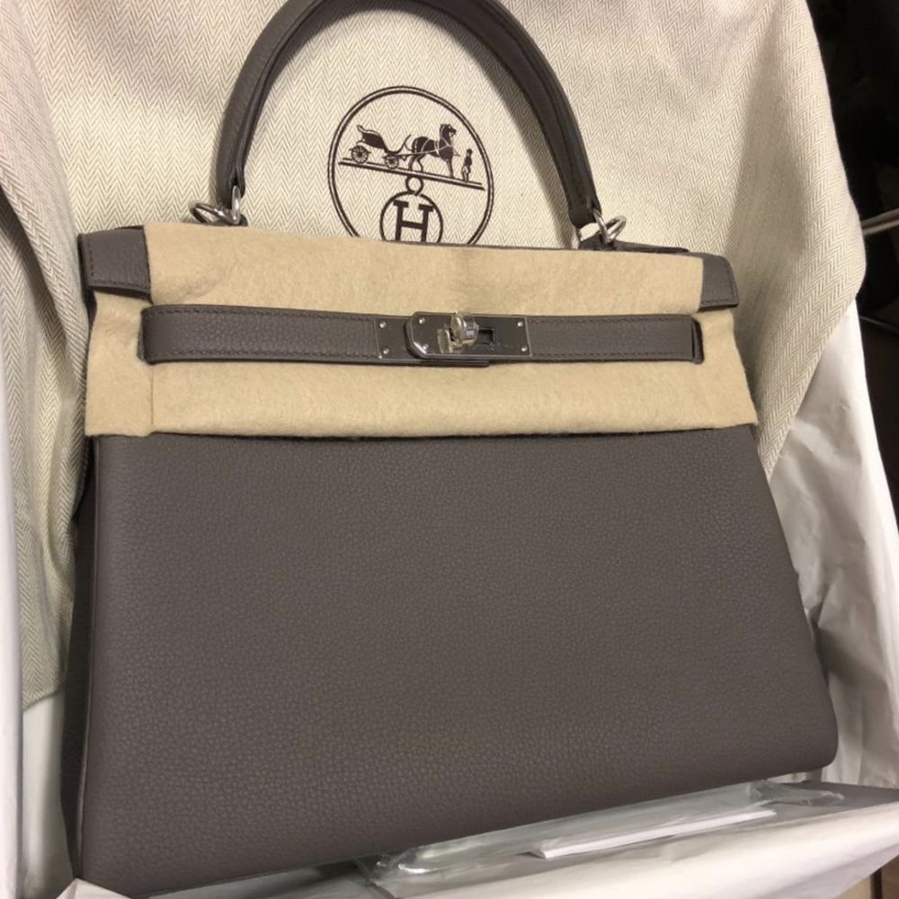 Hermès Kelly 28 Gris Etain Togo Palladium Hardware PHW C Stamp 2018 - The French Hunter