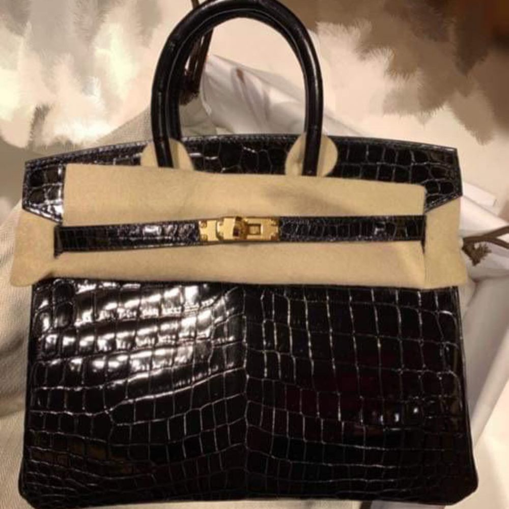 Hermès Birkin 25 Noir (Black) Crocodile Niloticus Lisse Gold Hardware GHW