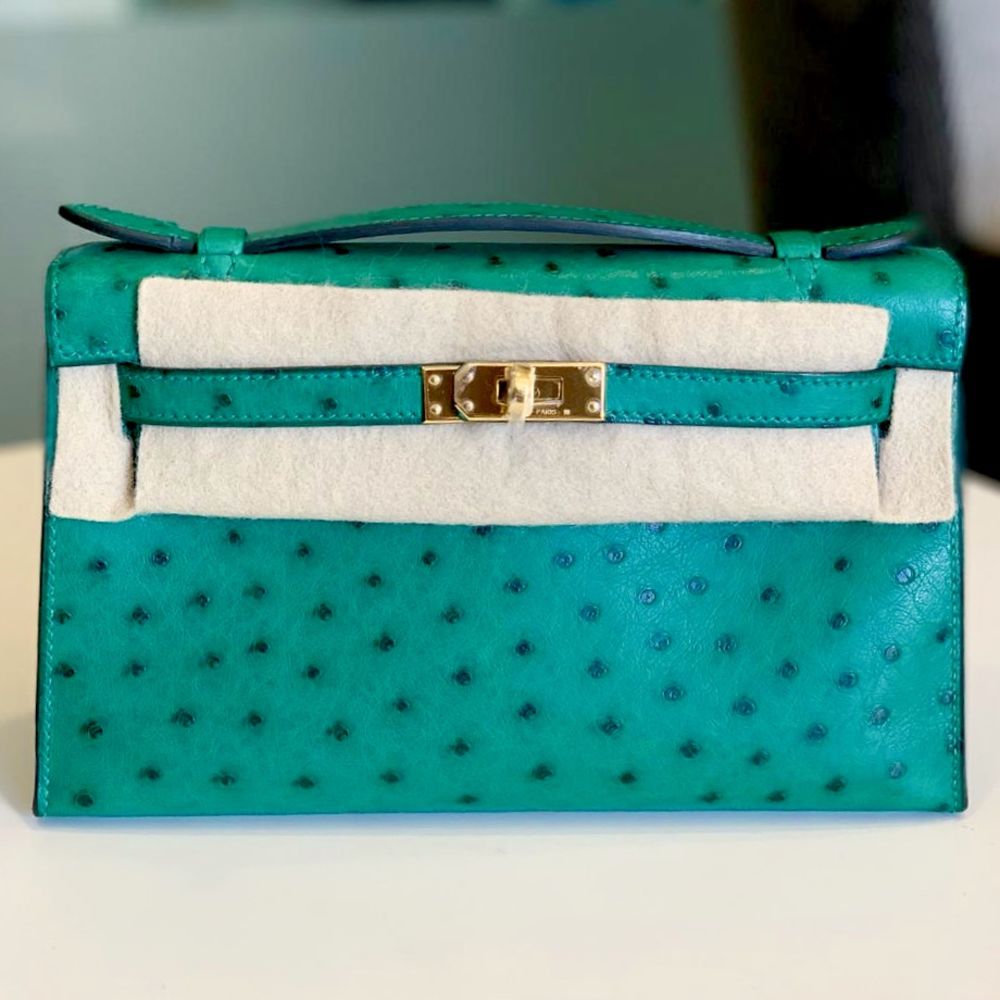 Hermès Kelly Pochette Vert Vertigo Ostrich Gold Hardware GHW