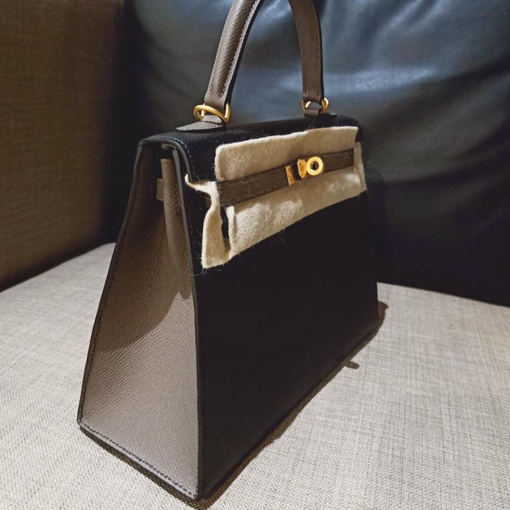 Hermès Kelly 25 Noir (Black)/Gris Etain Epsom Brushed Gold Hardware BGHW