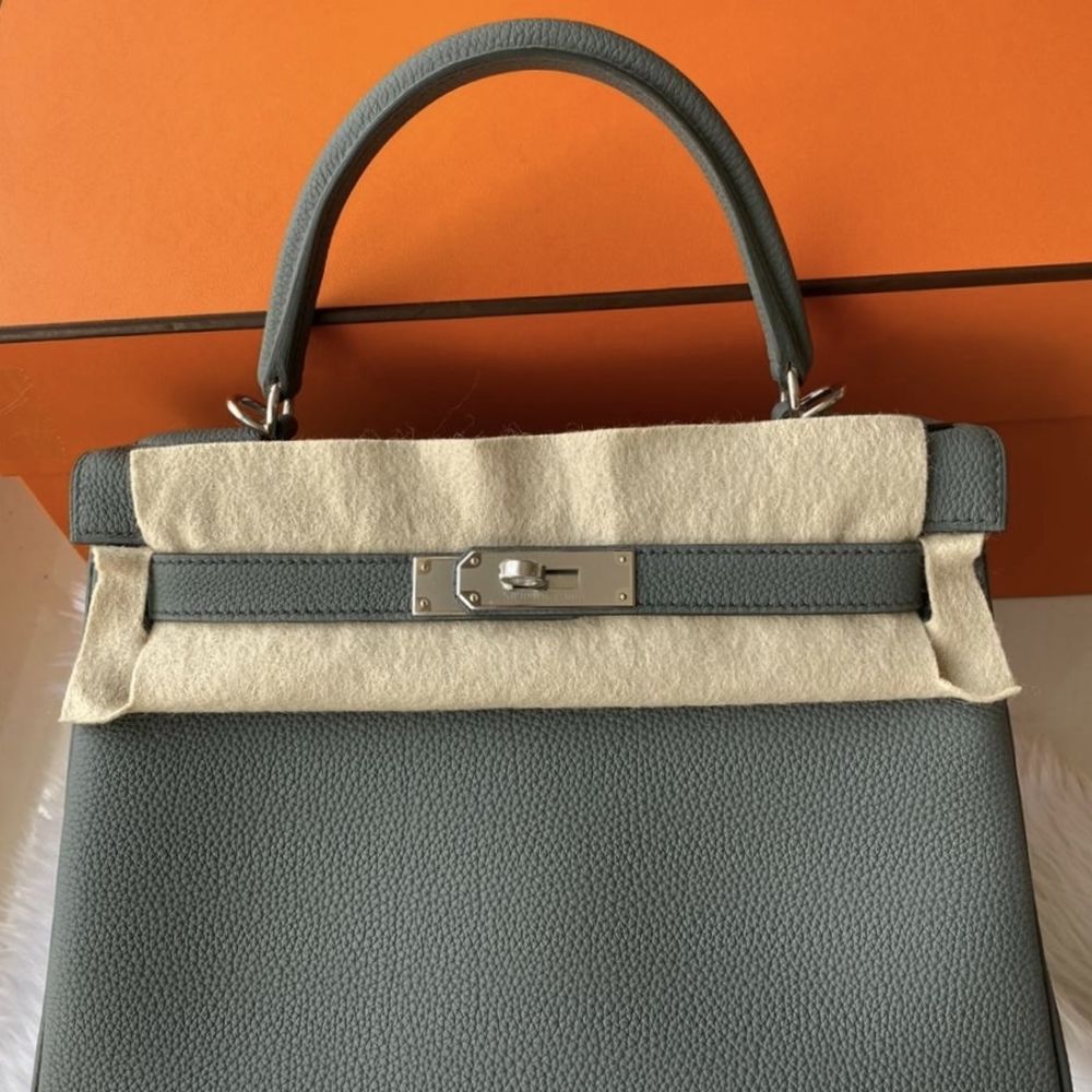 Garderobe - Hermès Vert/Etoupe Bicolor Kelly 28 Bag with Palladium