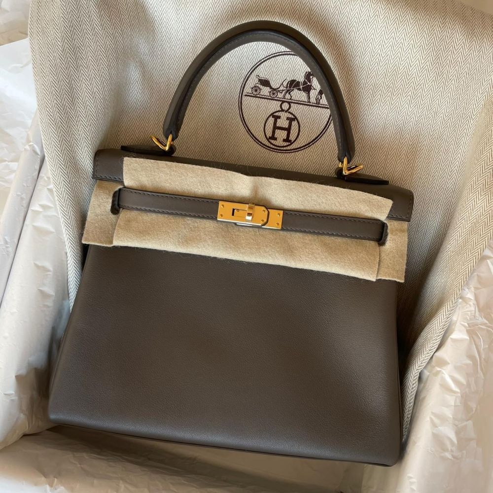 Hermès Kelly 25 Gris Etain Swift Gold Hardware GHW