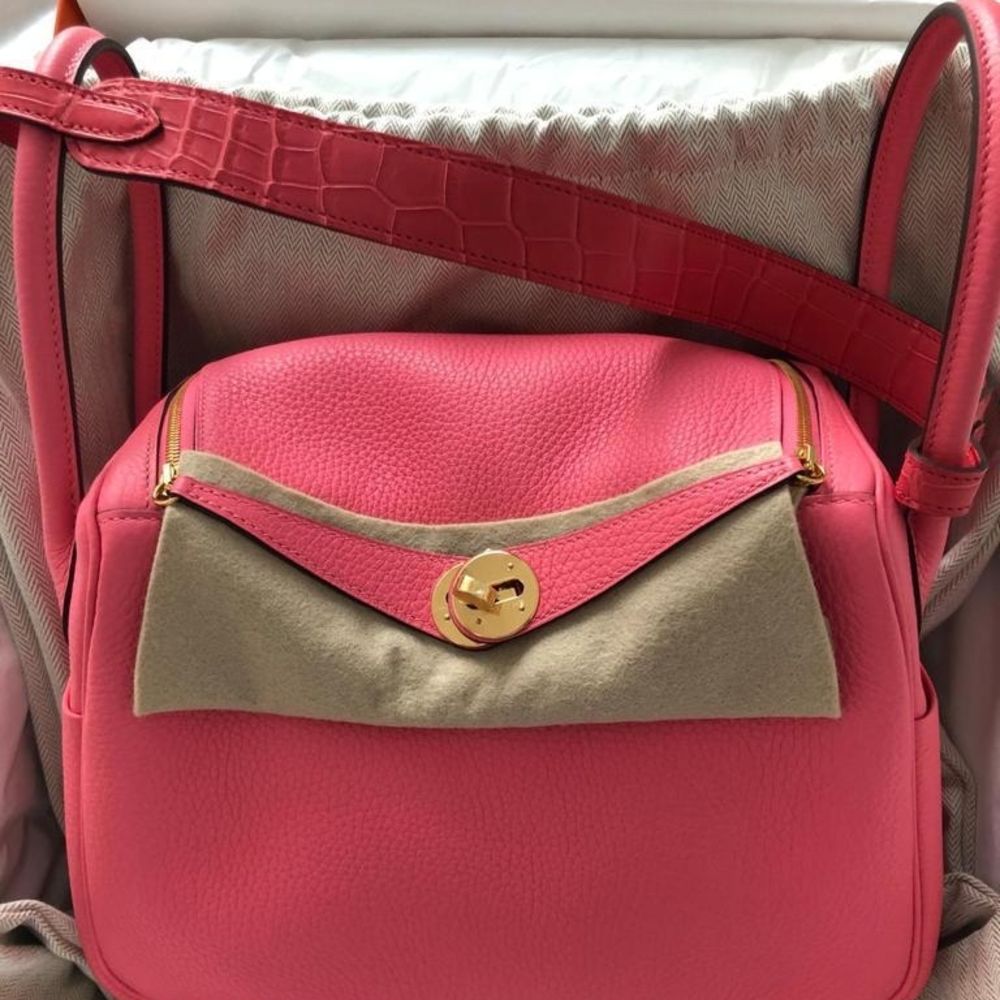 Hermès Lindy Limited Edition 26 Rose Azalee/Bougainvillier Touch Taurillon Clemence Gold Hardware GHW