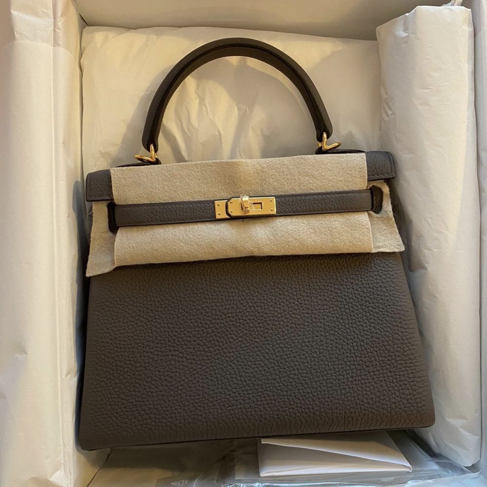 Hermès Kelly 25 Gris Etain Togo Gold Hardware GHW — The French Hunter