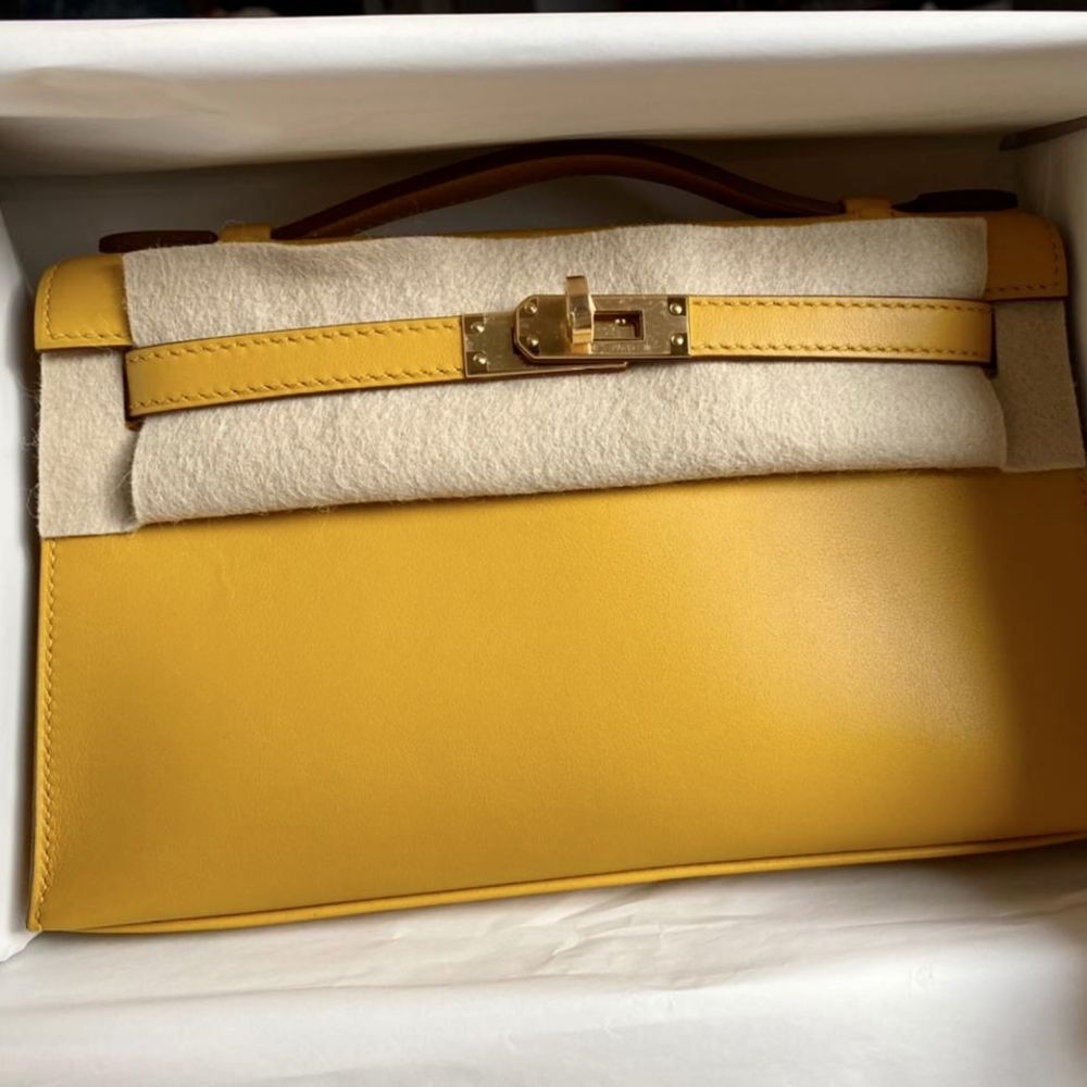 Hermes Kelly Pochette Jaune Ambre Swift Gold Hardware – Madison Avenue  Couture