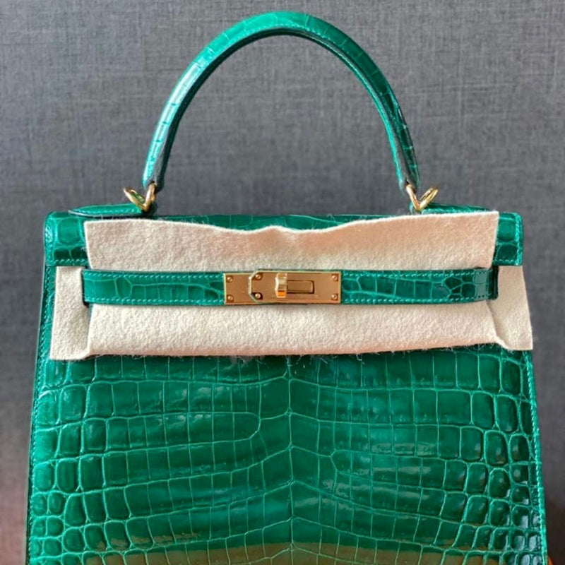 Hermès Kelly 28 Vert Emeraude Sellier Crocodile Niloticus Lisse Gold Hardware GHW