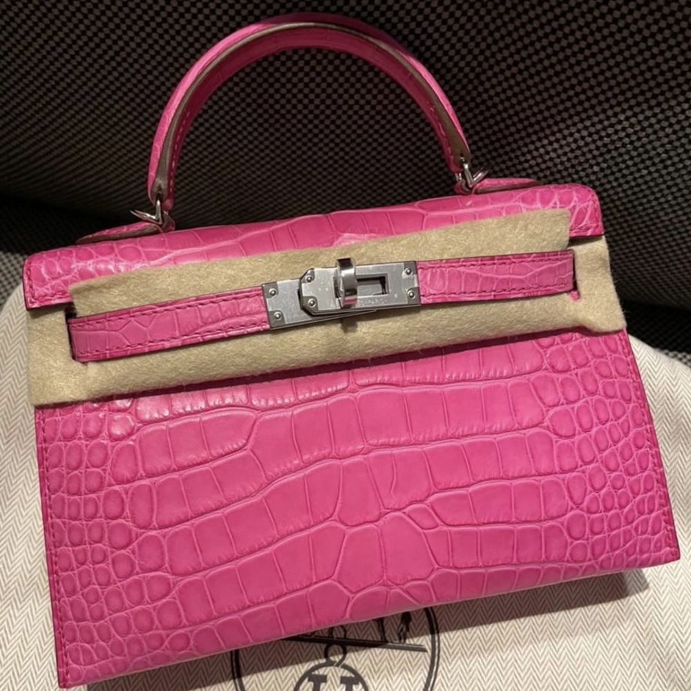 LoVey Goody - 💗Super Rare! Brand New Hermes Kelly 20 Bubblegum Pink Matte  Alligator In PHW Comes full set with receipt WhatsApp us at +60123288255  for more info #hermeskelly20 #kelly20 #hermesminikelly #minikelly #