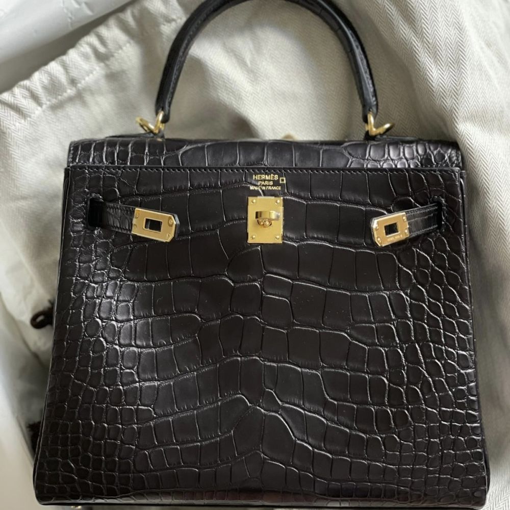 Hermès Kelly 25 Noir (Black) Alligator Mississippi Matte Gold Hardware GHW
