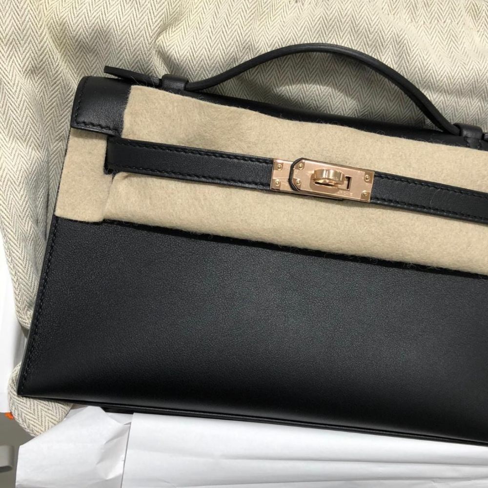 Hermès Kelly Pochette Noir (Black) Swift Gold Hardware GHW