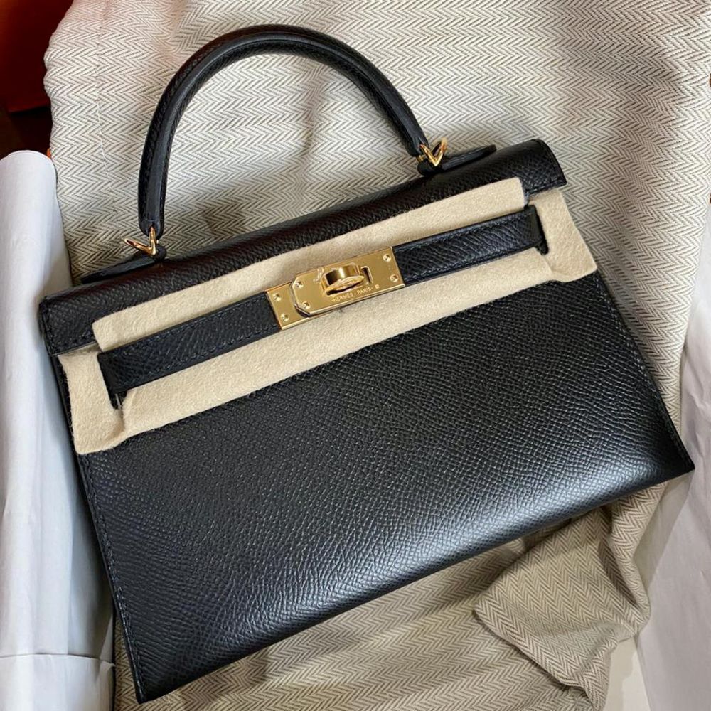 Hermès Kelly 20 Noir (Black) Sellier Epsom Gold Hardware GHW
