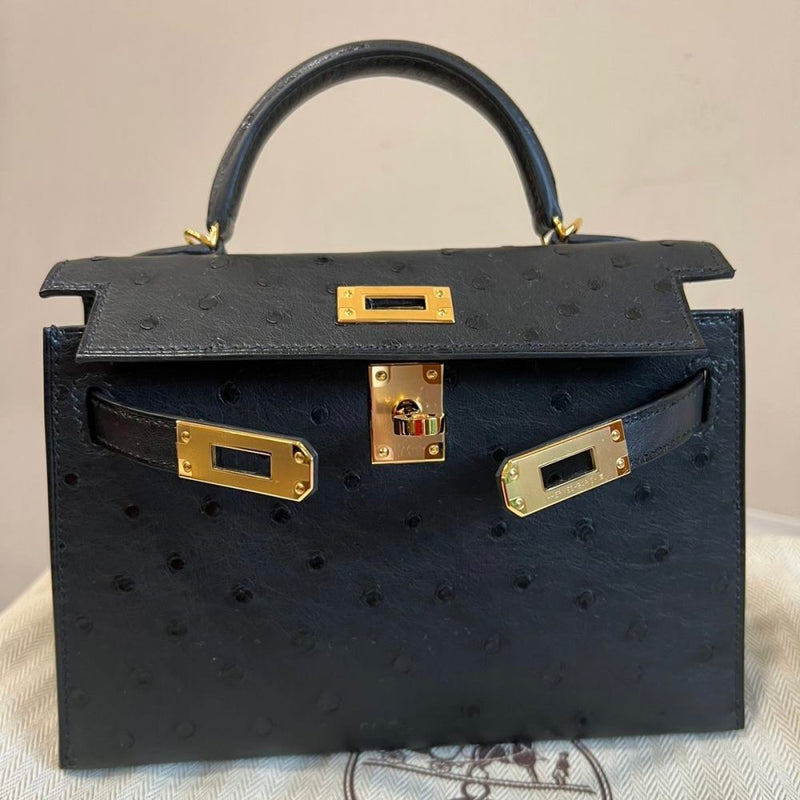 Hermès Kelly 20 Noir (Black) Sellier Ostrich Gold Hardware GHW