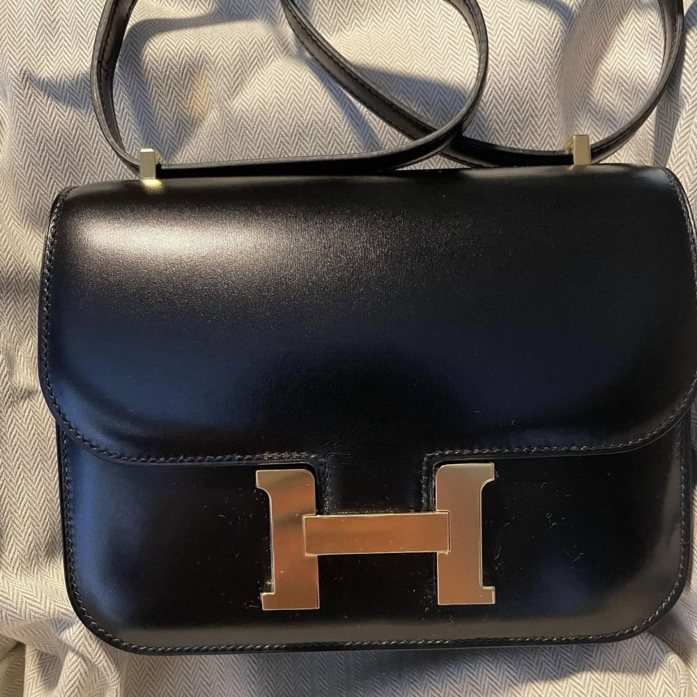 Constance leather crossbody bag Hermès Black in Leather - 32075634